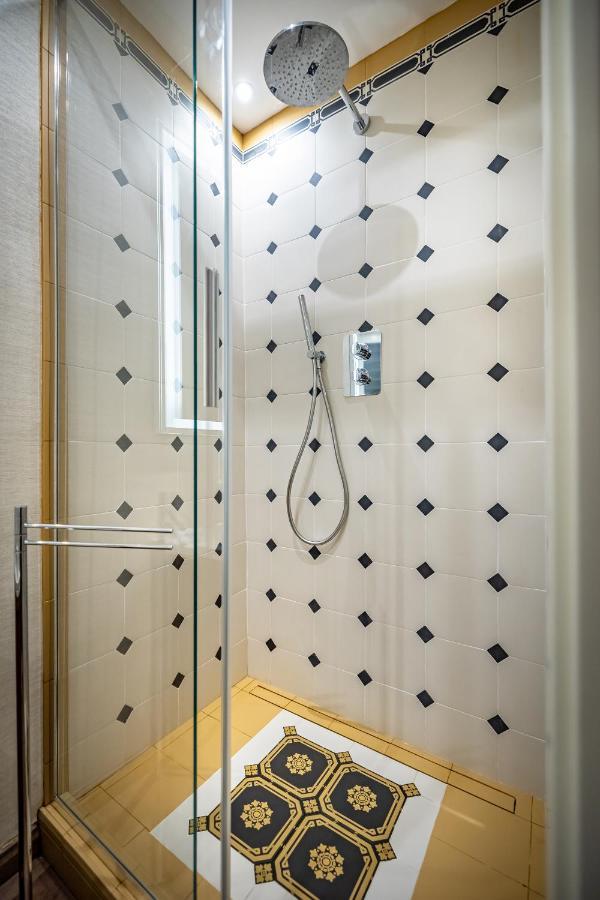 Yid Cantoria Florence Ngoại thất bức ảnh
